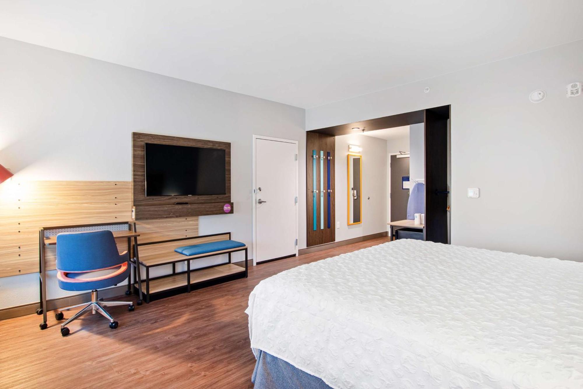 Tru By Hilton Chapel Hill Hotel Екстериор снимка