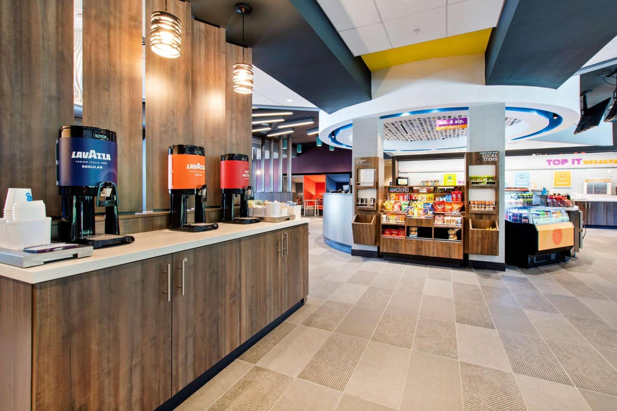 Tru By Hilton Chapel Hill Hotel Екстериор снимка